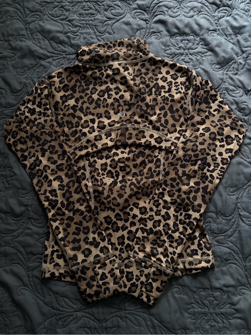 Cropped Lululemon define jacket in leopard print - Picture 2 of 3